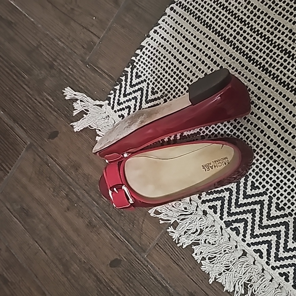 Flats - Picture 2 of 6